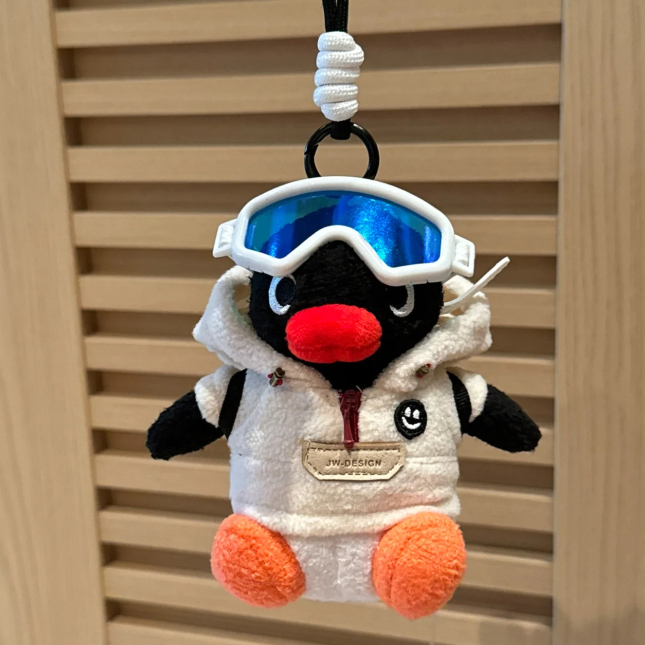 Quirky Travel Accessories - سلسلة مفاتيح على شكل بطريق مبتكرة