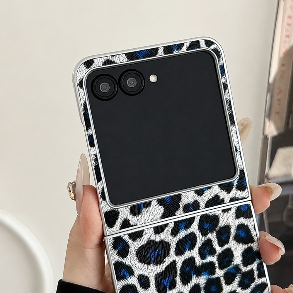 حافظة هاتف قابلة للطي بطبعة جل - مراجعة Travel Accessories Designer وسعره