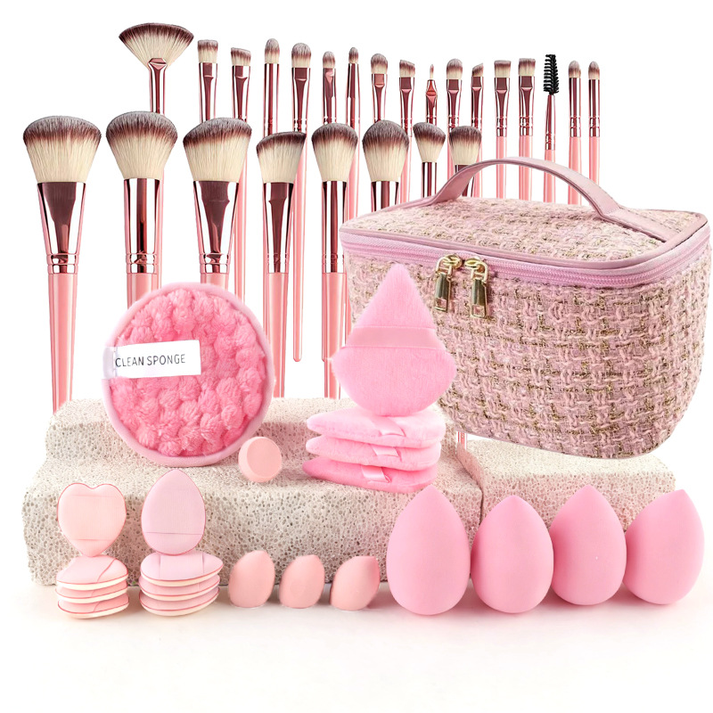مجموعة فرش مكياج أنيقة بتصميم  - مراجعة Travel Accessories Kit وسعره