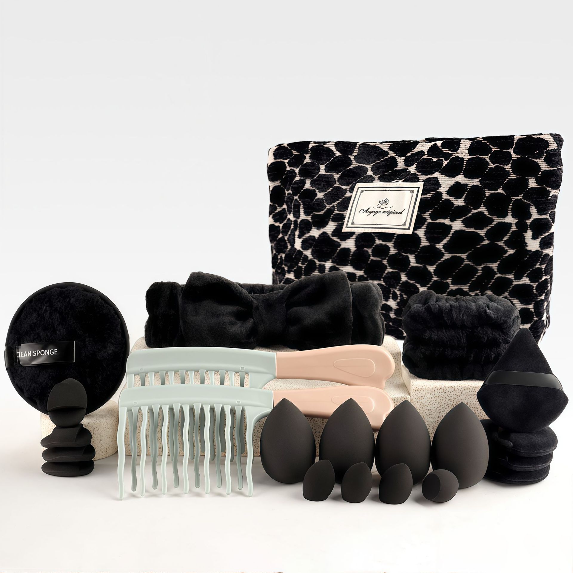 مجموعة فرش مكياج أنيقة بتصميم  - مراجعة Travel Accessories Kit وسعره