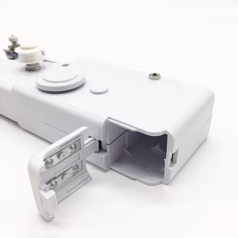ماكينة خياطة صغيرة محمولة كهرب - مراجعة Travel Accessories وسعره