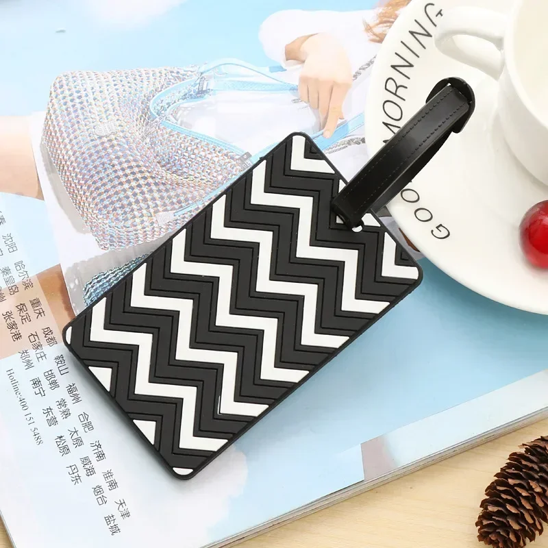 علامات الأمتعة الهندسية للنساء - مراجعة Travel Accessories International وسعره
