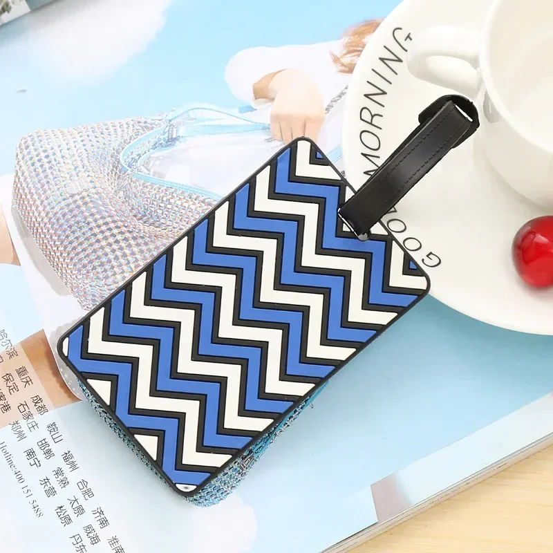 علامات الأمتعة الهندسية للنساء - مراجعة Travel Accessories International وسعره